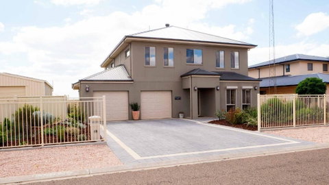 Rezare House Bed & Breakfast - Australia Shopping 3