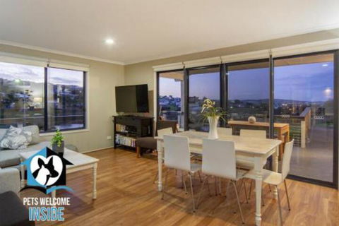 Almost New + Sea & Lake Views - Local Tourism 1