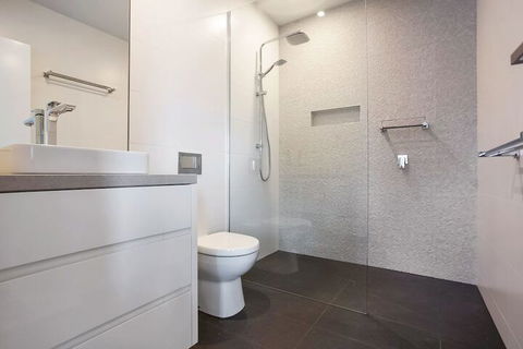 Robertson 6 - Accommodation Australia 2