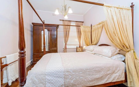 Azile 1875 Heritage Victorian Duplex - Accommodation Australia 3