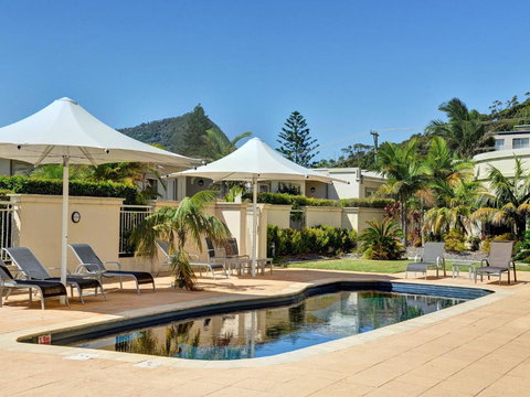 Views Views & More Views Sub Penthouse In Shoal Bay - Accommodation Australia 2