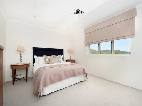 Views Views & More Views Sub Penthouse In Shoal Bay - Accommodation Australia 7