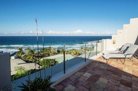 Tuscan Inspired Townhouse Minutes From The Beach - Accommodation Australia 5