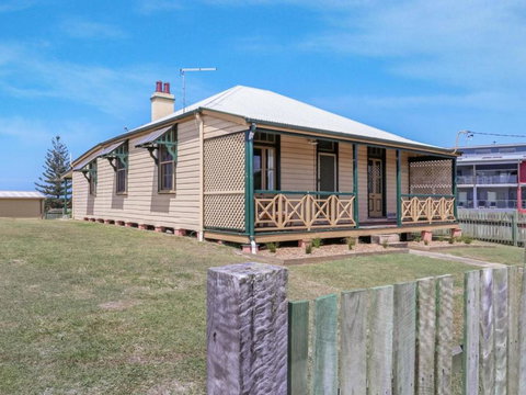 Yamba Pilot Cottage 2 Pets Welcome Close To Beach - Accommodation Australia 5