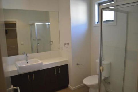Family Friendly Unit - Accommodation Australia 7