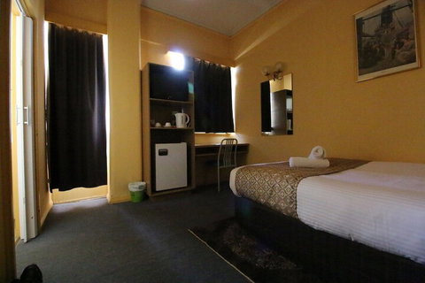 Beer Deluxe Albury - Accommodation Australia 6
