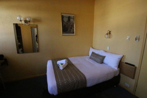 Beer Deluxe Albury - Accommodation Australia 7