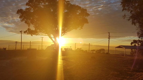 505 CONROD STRAIGHT MOUNT PANORAMA - Accommodation Australia 3