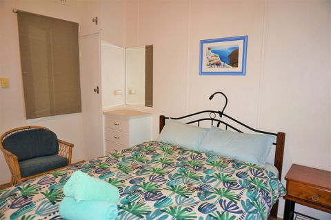 Getaway Villas Unit 3 - Australia Shopping 1