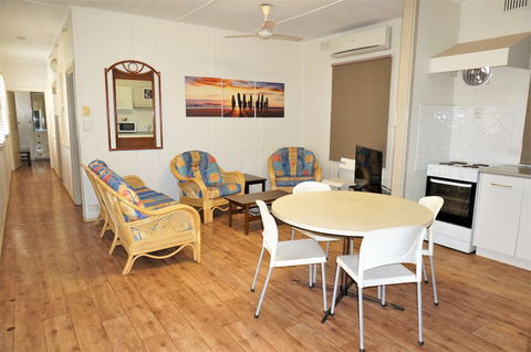 Getaway Villas Unit 3 - Australia Shopping 5