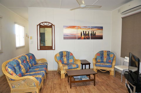Getaway Villas Unit 3 - Australia Shopping 6