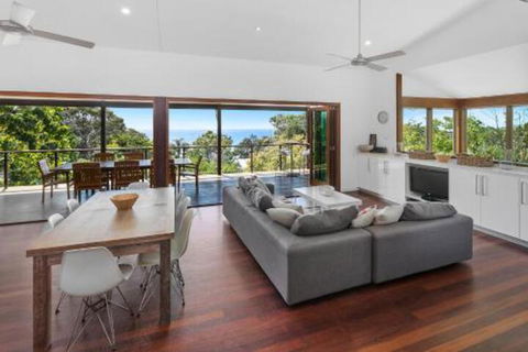 112 Tramican Street - Accommodation Australia 2