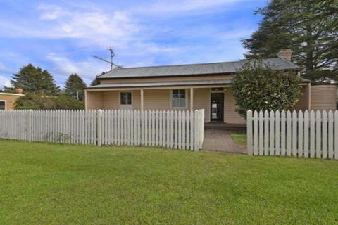 Station Masters Cottage Classic Quaint & Nostalgia - Accommodation Australia 0
