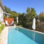 STUNNING HOME WITH SPECTACULAR VIEWS & CLOSE TO THE BEACH - Accommodation Australia 1
