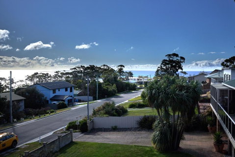 GRANITE BEACH HOUSE At Bay Of Fires - Accommodation Australia 2
