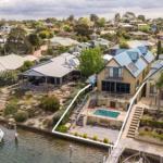 The Loft Waterfront With Private Pool - Accommodation Australia 1