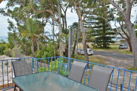 5 Ocean Breeze Shoal Bay Avenue Fabulous Location Opposite Shoal Bay Beach! - Accommodation Australia 0