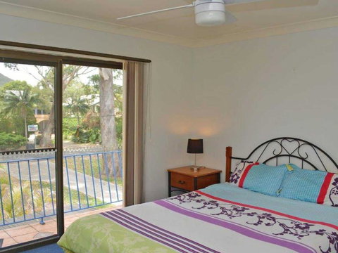 5 Ocean Breeze Shoal Bay Avenue Fabulous Location Opposite Shoal Bay Beach! - Accommodation Australia 5