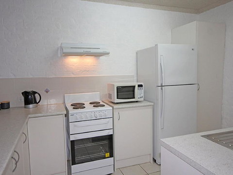 23 Bay Parklands 2 Gowrie Avenue Little Beach Air Con Pool & Tennis Court - Accommodation Australia 4