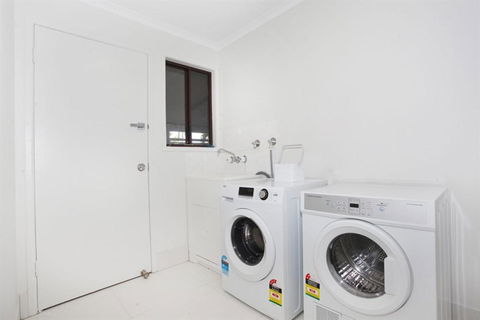FABULOUS HOLIDAY HIDEAWAY COOLUM BEACH - Accommodation Australia 5