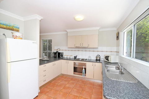 FANTASTIC HOLIDAY UNIT In A PERFECT LOCATION - Accommodation Australia 6