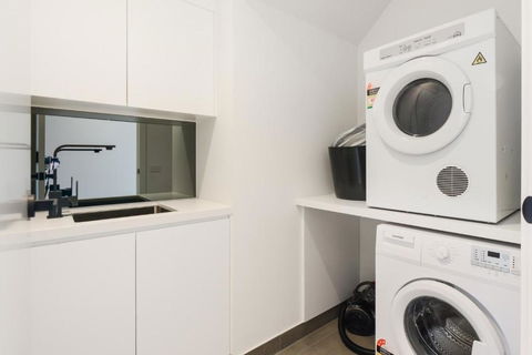 BOUTIQUE STAYS Murrumbeena Place 2 - Australia Shopping 4