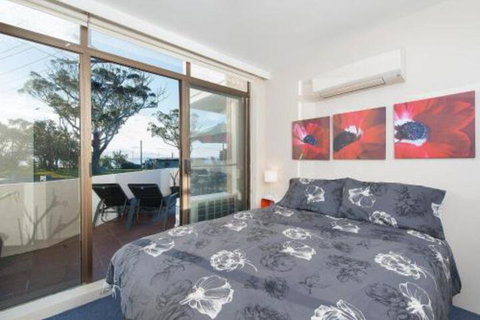 2 Fleetwood 63 Shoal Bay Road Spectacular Views - Accommodation Australia 4