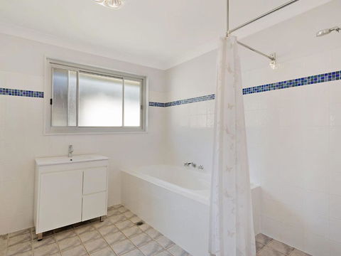 81 Dalmeny Drive Beach House - Australia Shopping 2
