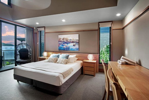 Yacht Club Villa 33 Serenity 4 Bedroom 4 Bathroom House Ocean Views 2 Buggies - Accommodation Australia 1