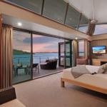 Yacht Club Villa 33 Serenity 4 Bedroom 4 Bathroom House Ocean Views 2 Buggies - Accommodation Australia 0