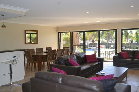 Elsinor Townhouse 7 Mulwala - Australia Shopping 4