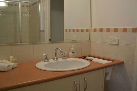 Elsinor Townhouse 7 Mulwala - Australia Shopping 5