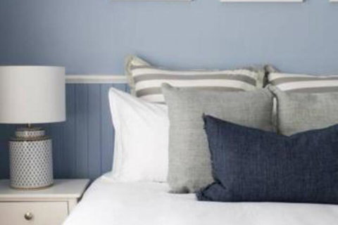 Kinross Cottage Neat & Stylish Sleeps 9 - Accommodation Australia 4