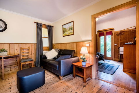 Avalon House - Local Tourism 0