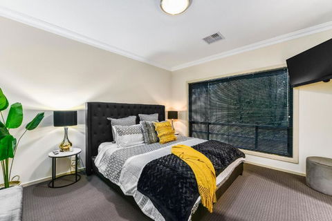 Accommodation On Lansell 2 - Local Tourism 4