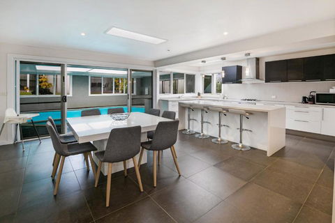 Chunar Lodge - Australia Shopping 6