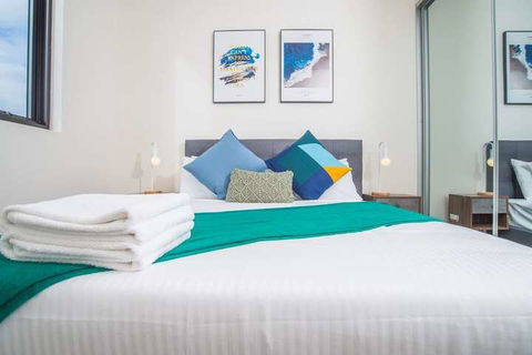 Refreshing 2bed2bath APT In Up&coming Liverpool - Accommodation Australia 1