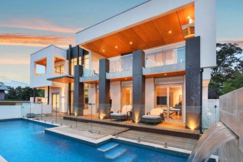 Opulent Oasis - Local Tourism 0