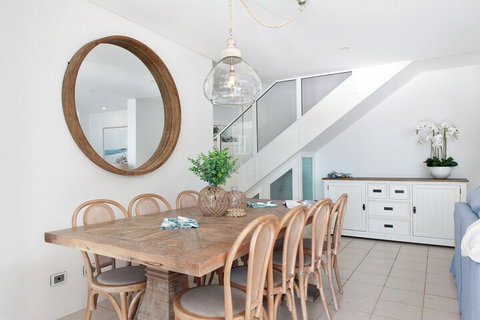 Arabella Stylish Seaside Sanctuary With Views - Australia Shopping 3