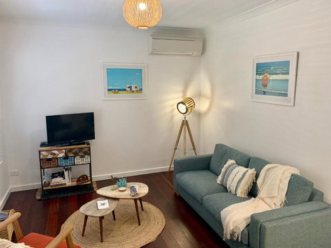 Yaringa Cottage...by The Sea - Accommodation Australia 3