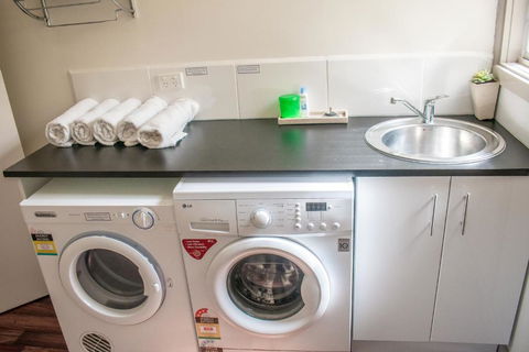 Russell Falls Holiday Cottages - Accommodation Australia 3