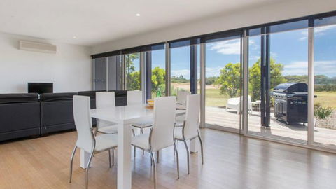 ST ANDREWS BEACH APARTMENT 4.01 - Accommodation Australia 6