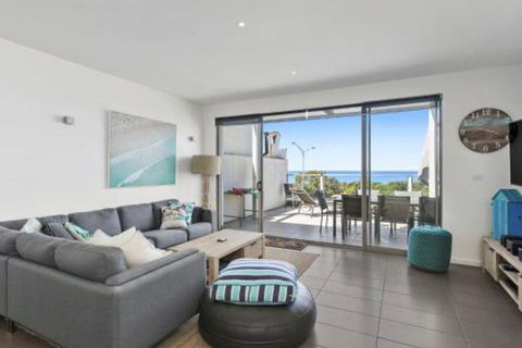 WATERFRONT SEVEN In The Heart Of Lorne - Accommodation Australia 5