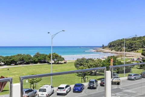 WATERFRONT SEVEN In The Heart Of Lorne - Accommodation Australia 3