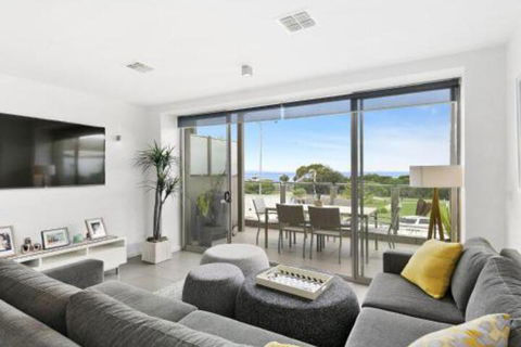 WATERFRONT TWO Position Perfect NEW LISTING 2019 - Accommodation Australia 0