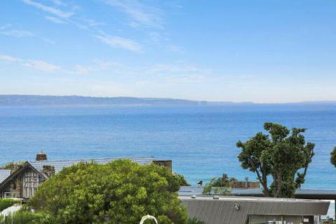 WATERFRONT TWO Position Perfect NEW LISTING 2019 - Accommodation Australia 2
