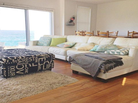 Aqua Views Over Jones Beach - Accommodation Australia 3