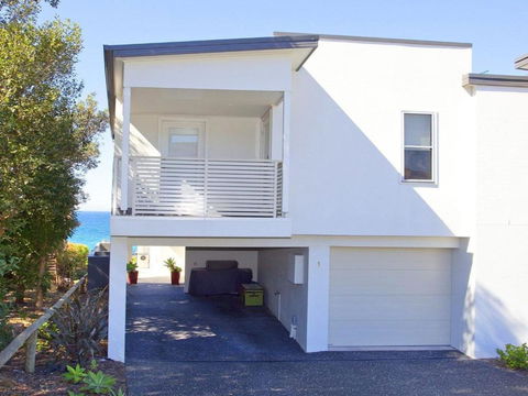Aqua Views Over Jones Beach - Accommodation Australia 6