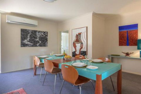 Walling Clifton Gardens Backing Onto Golf Course - Australia Shopping 4