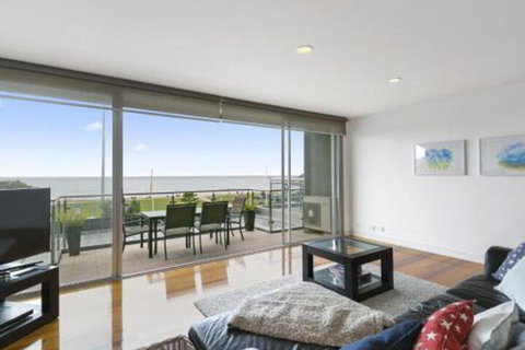 LOUTTIT BAY APARTMENT 1 Free Wifi Ocean Views & The Ultimate Location - Australia Shopping 0